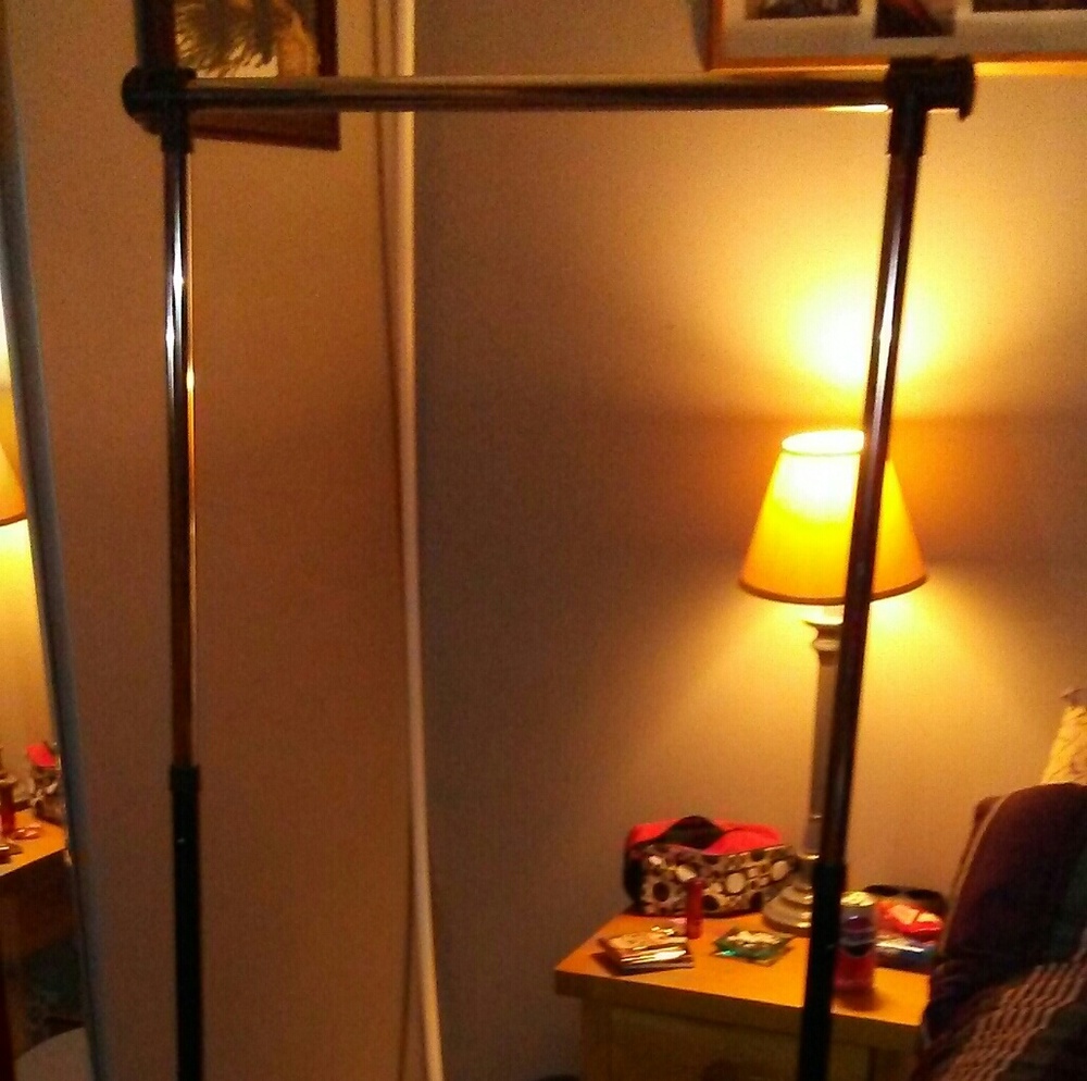 Extend adjustable garment rack